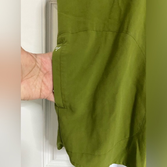 ANGIE Kelly Green Split Neck Scrub Top - Picture 2 of 5